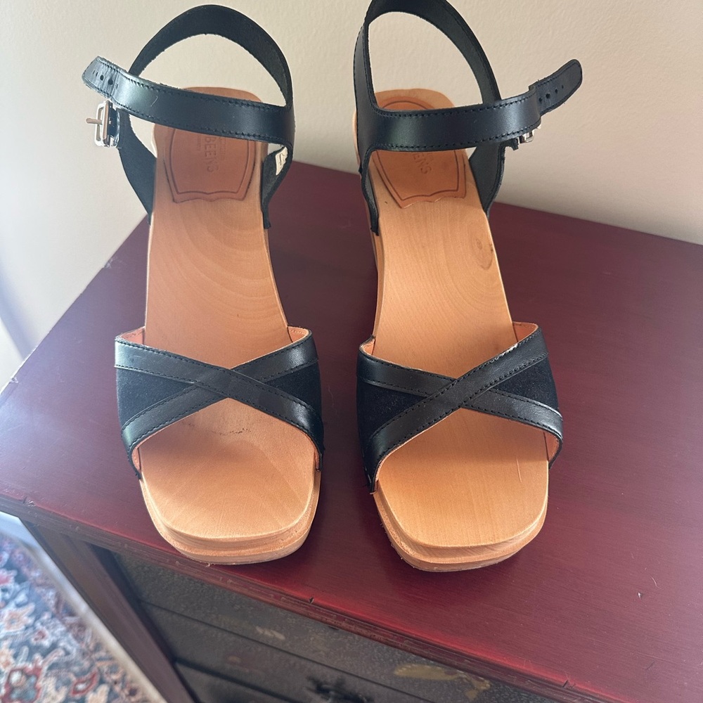 Swedish Hasbeens sz 40 - only worn twice!
